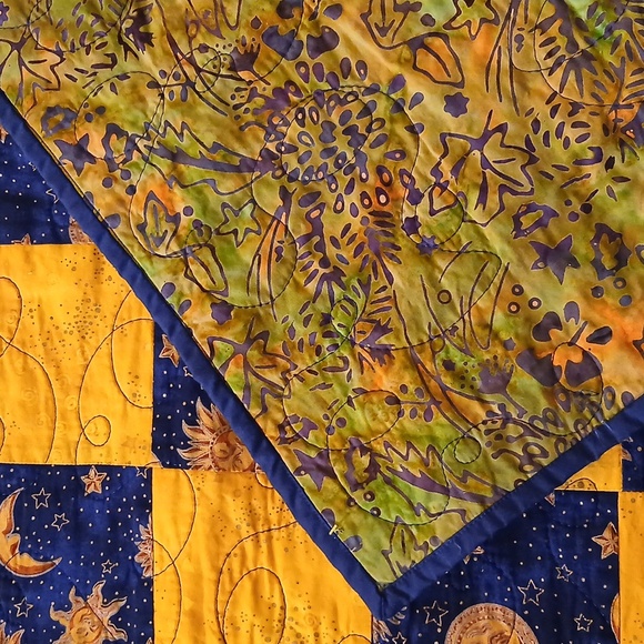 Handmade Patchwork Sun and Moon Quilt - Picture 10 of 13